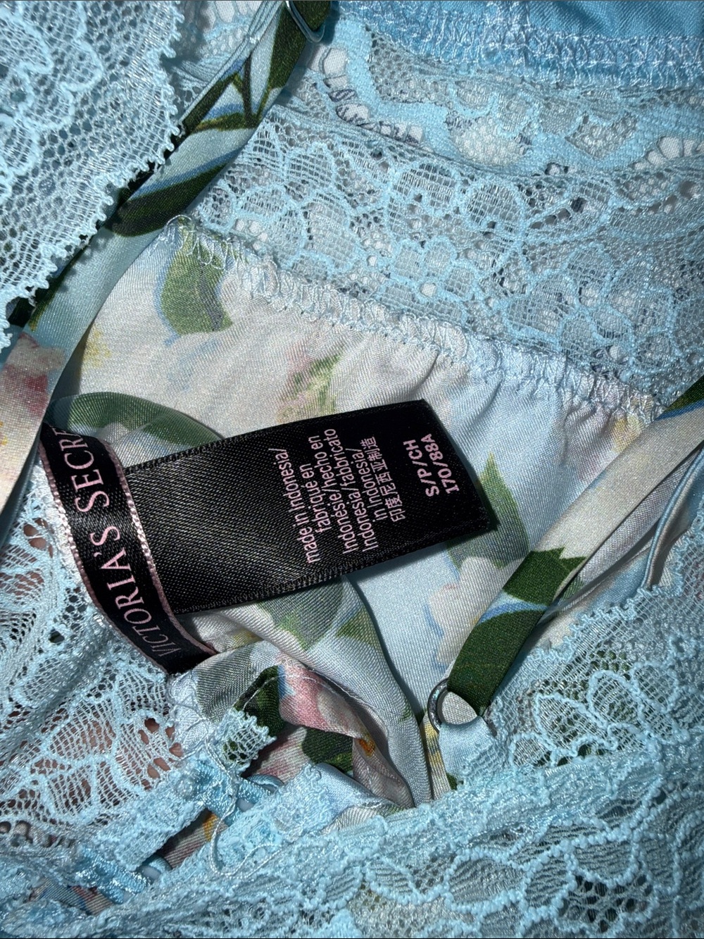 Victoria's Secret Light Blue Floral Lace Cami & Shorts Set - Picture 3 of 4